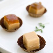 Dulce de leche en tabla (Milk fudge bars)