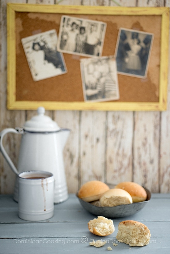 Pan de agua (Breakfast bread rolls)