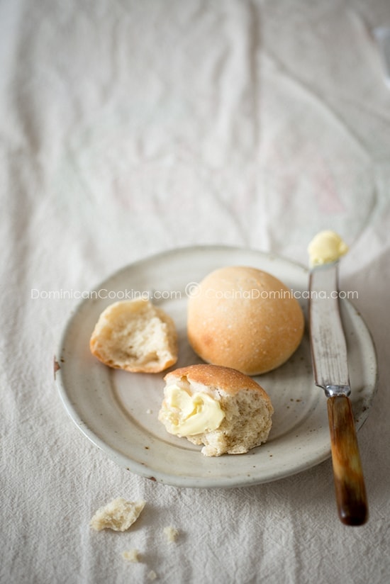 (Breakfast bread rolls)