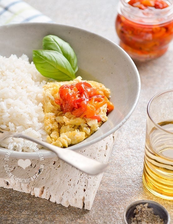 Rice with scrambled eggs and roasted peppers