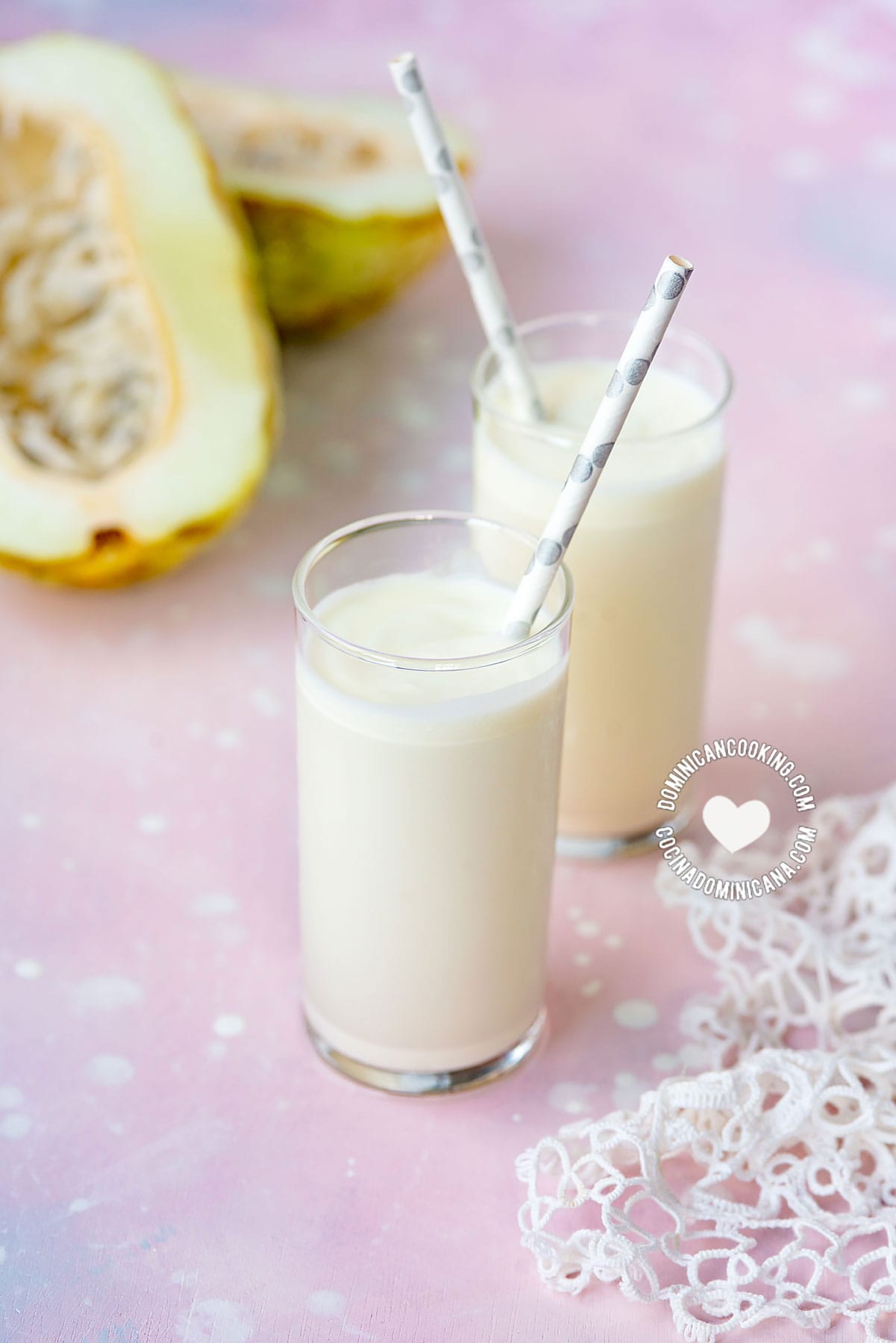 2 glasses of batida de granadillo (granadilla milkshake) and fruits