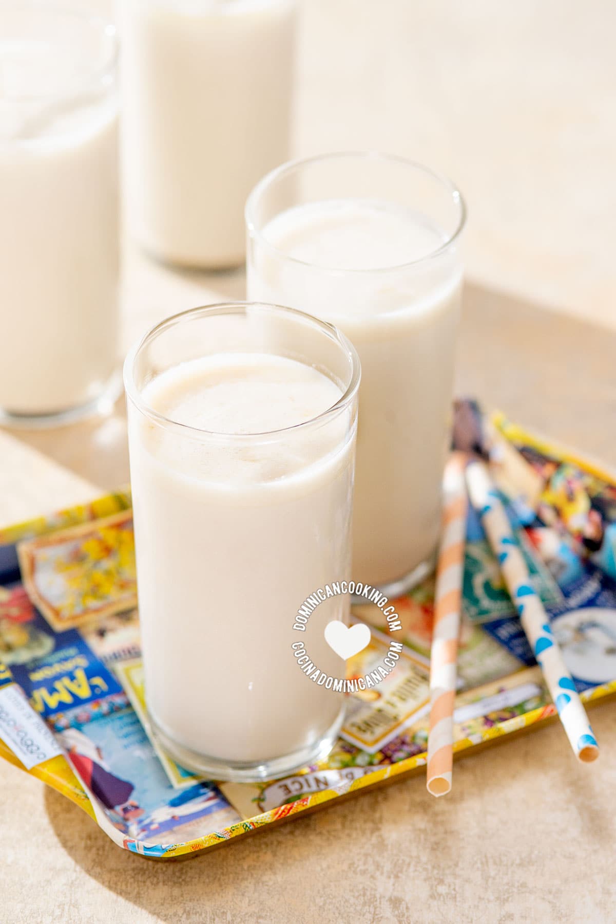 Batidas de Granadillo (Granadilla Milkshake) in 4 Glasses