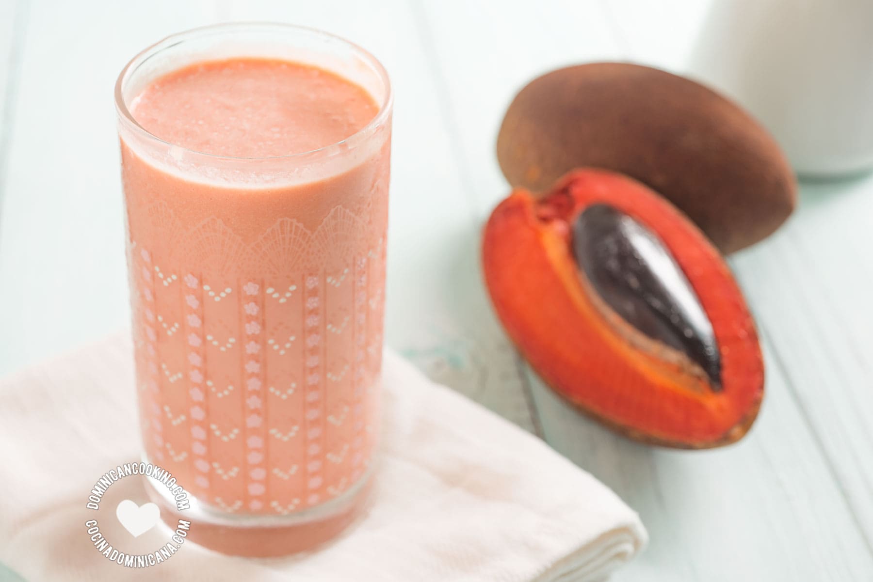 Batida de Níspero - Sapodilla Milkshake and Fruit