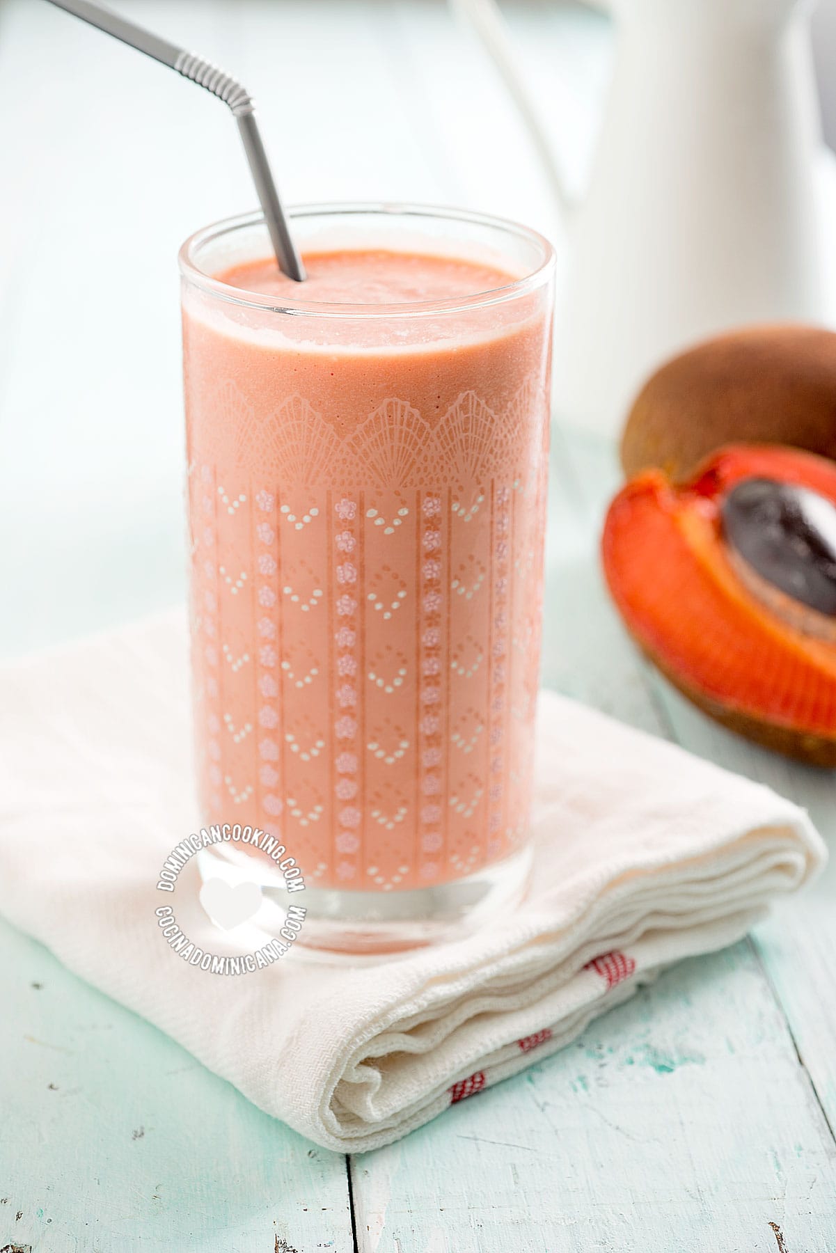 Batida de Zapote - Sapodilla Milkshake and Fruit