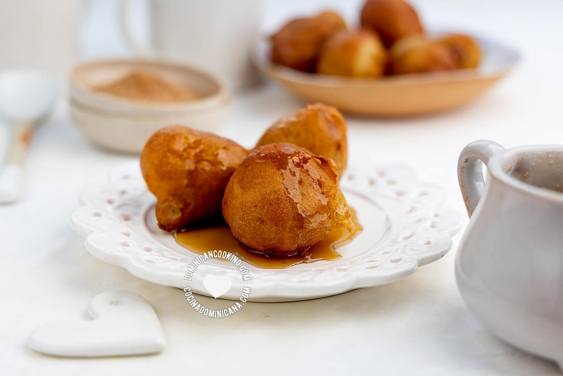 Buñuelos de Viento en Sirop (Choux Pastry in Syrup)