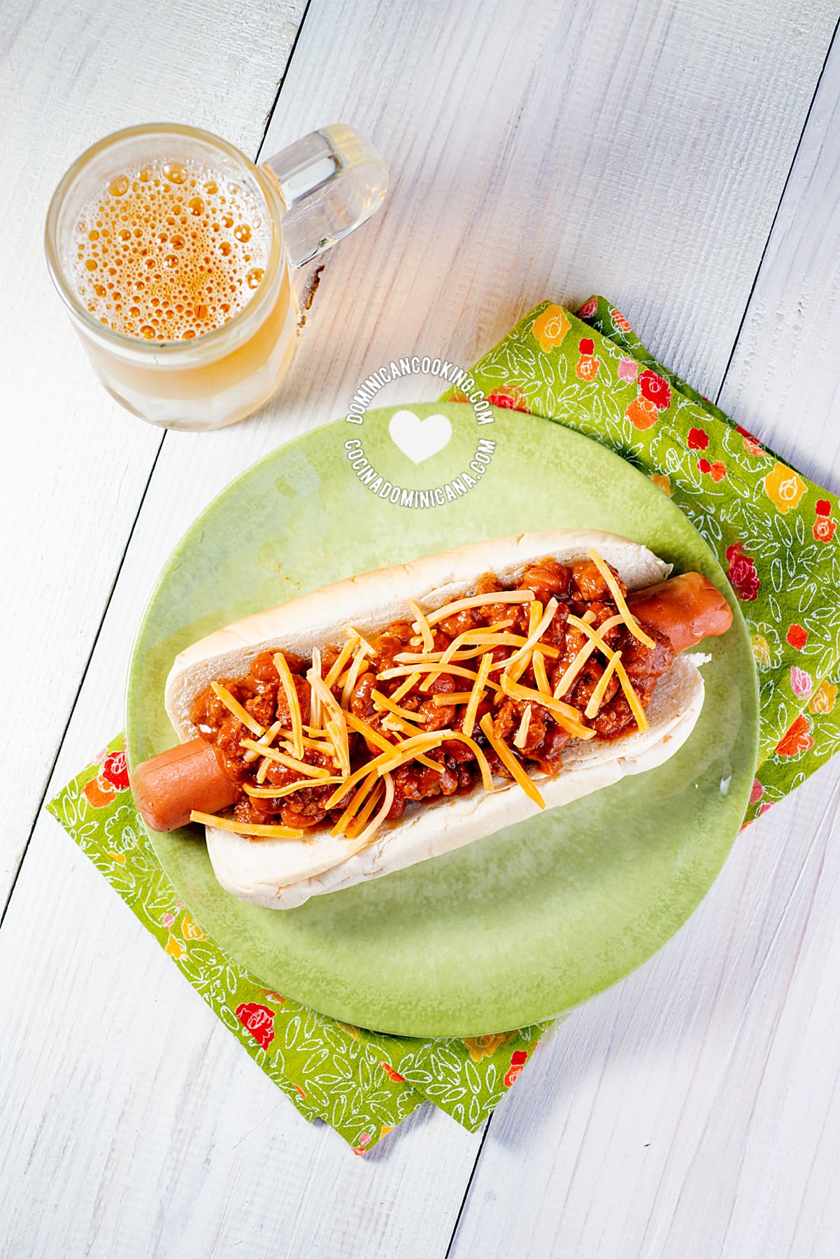 chili hot dog