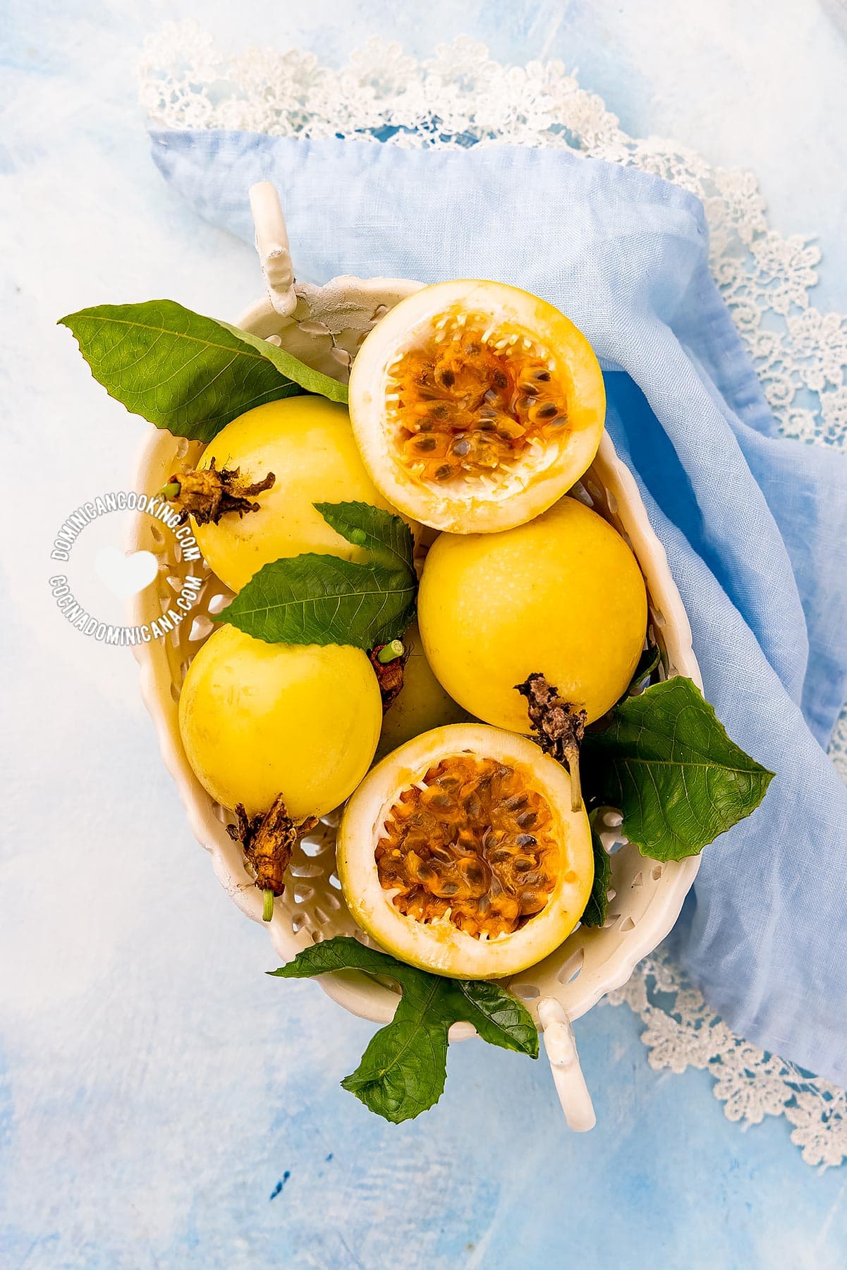 Passion fruits (chinolas)