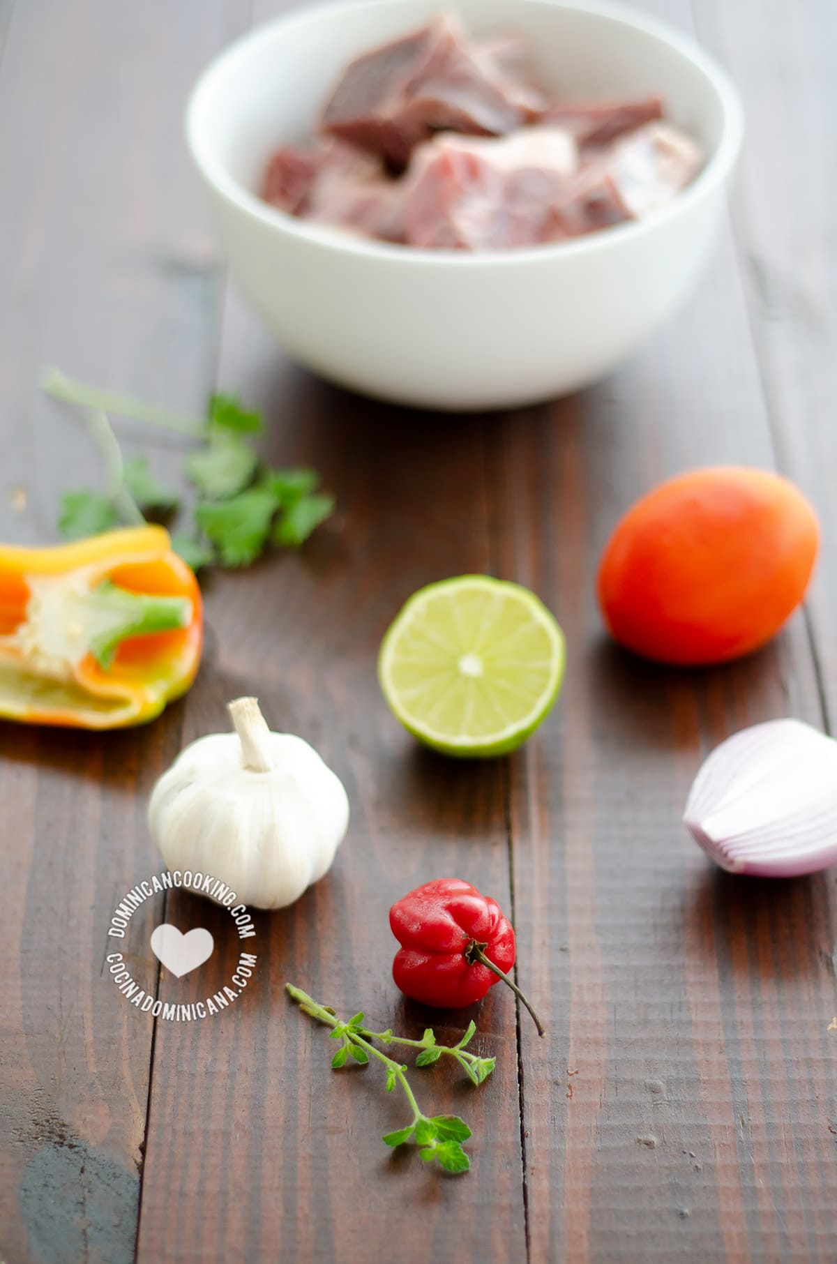 chivo guisado ingredients