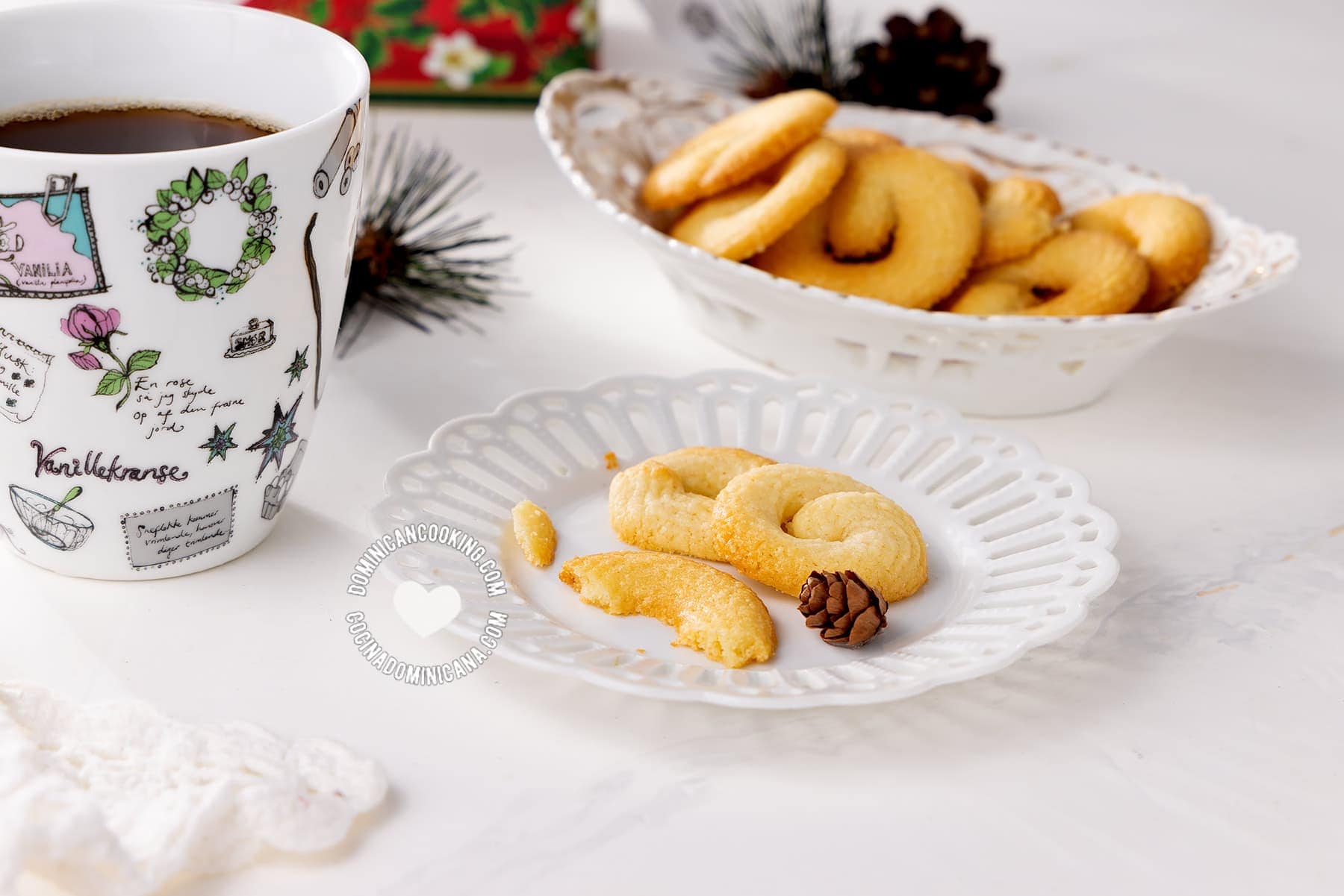 Danish Butter Cookies (Vaniljekranse)