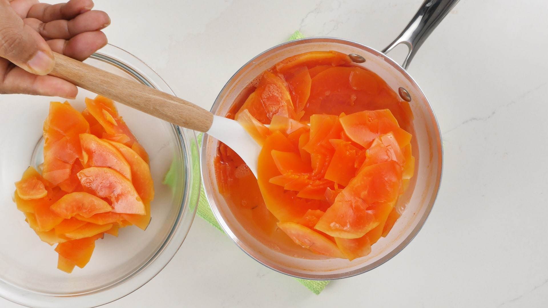 Rinsing papaya