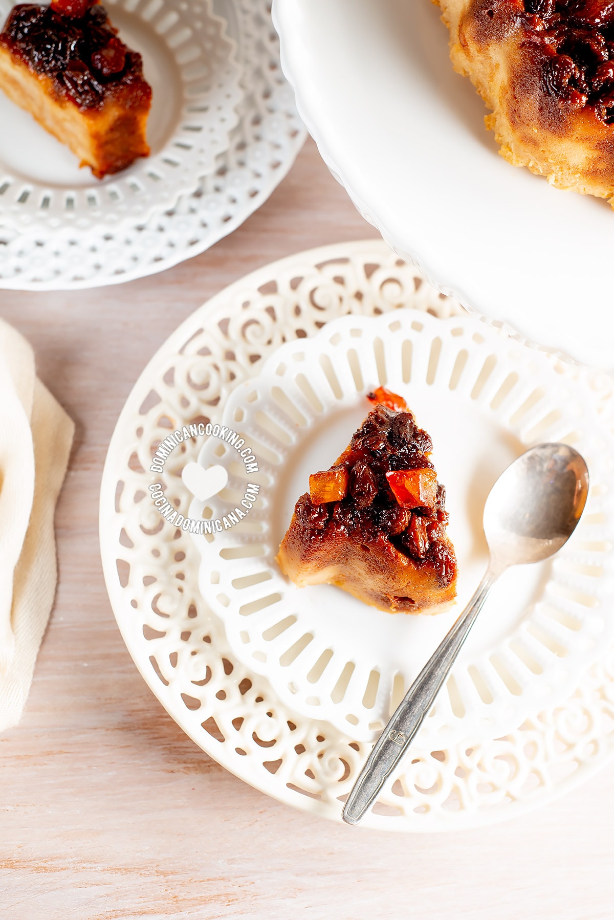 Bread pudding with dry fruits and rum