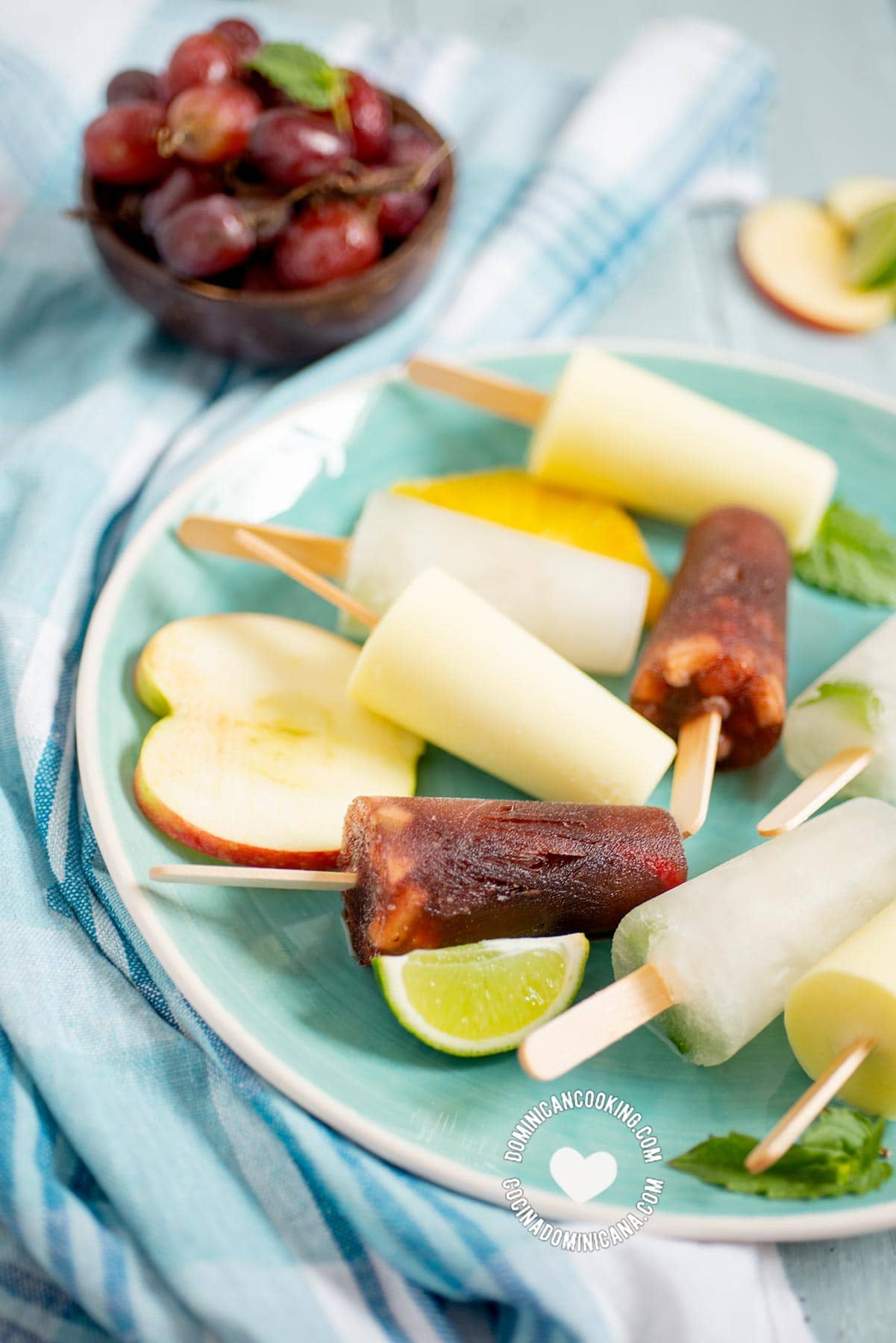 Cocktail Popsicles: Sangria, Mojito and Piña Colada