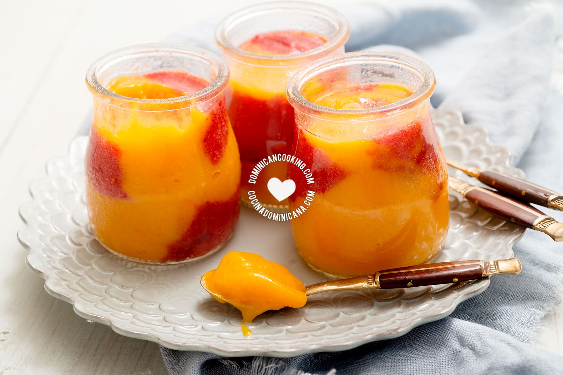 Helado de Potecito (Frozen Mango and Strawberry Jars)