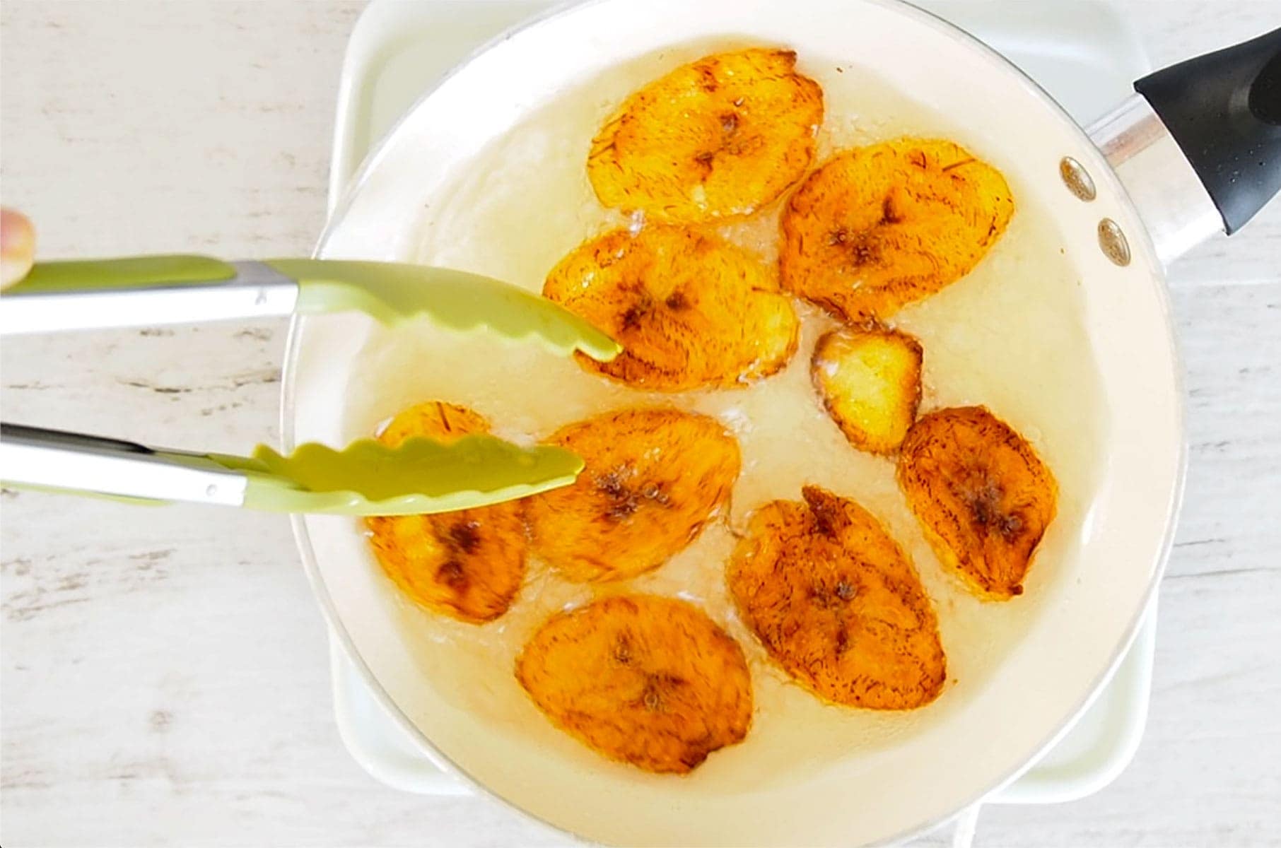 Frying ripe plantains