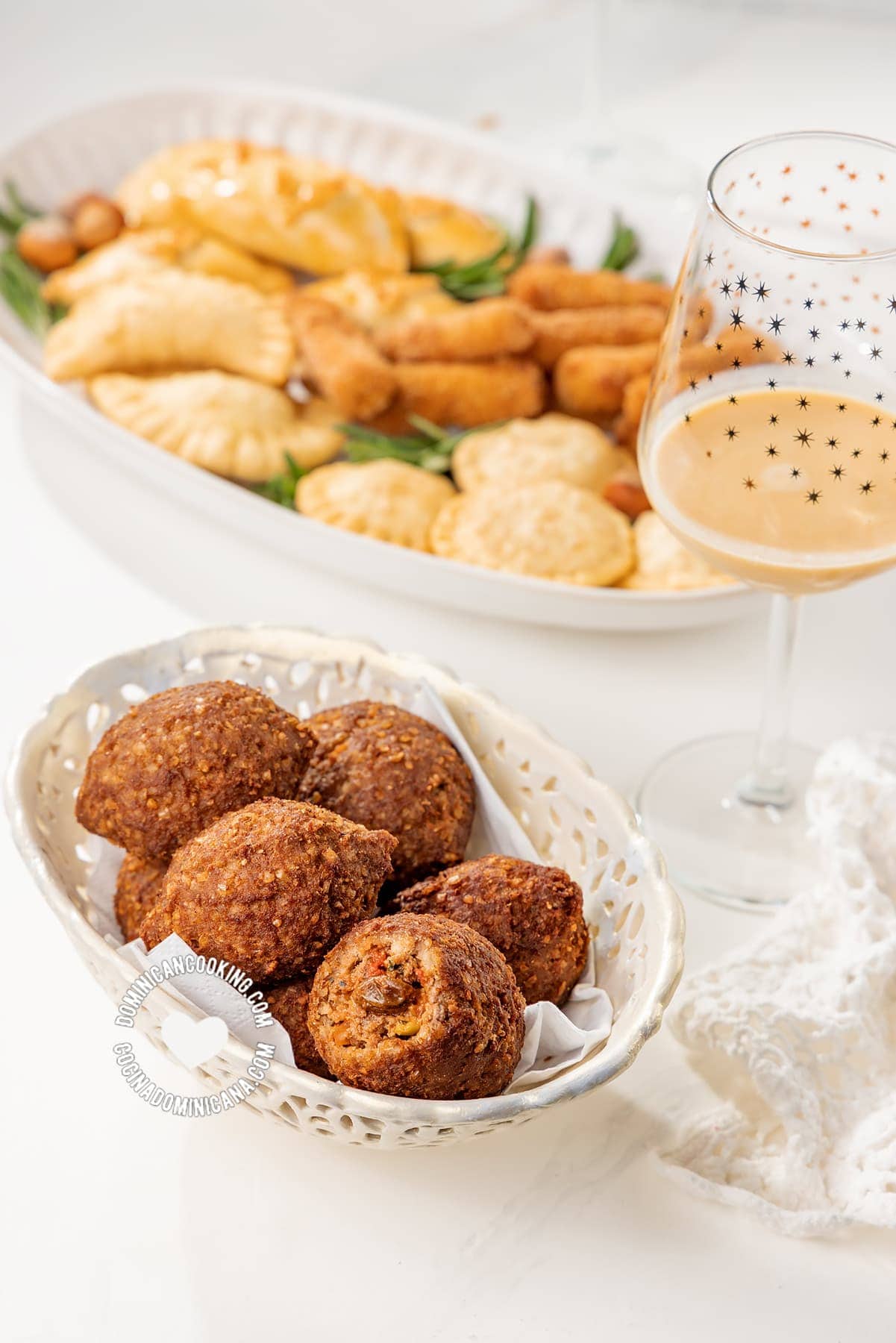 kipe (Dominican-style kibbeh)