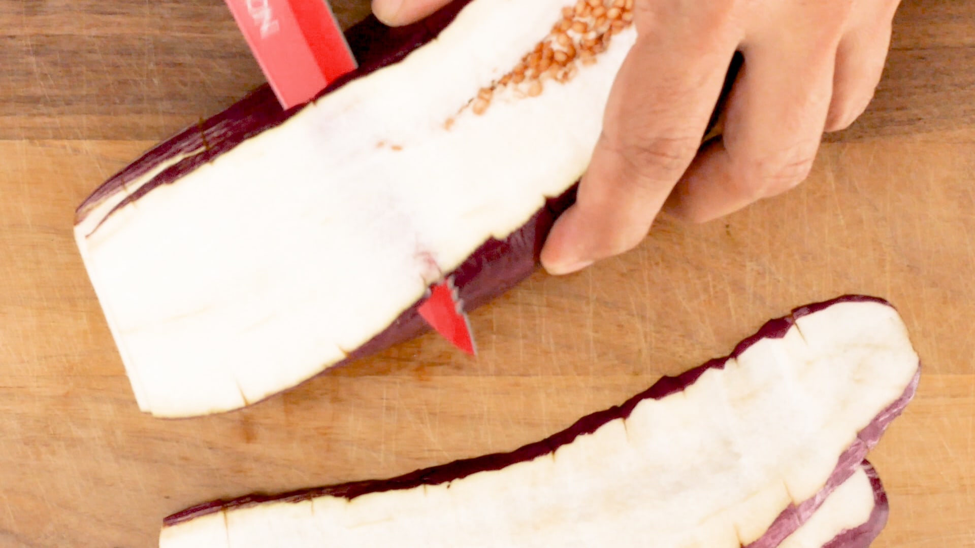 slicing eggplant