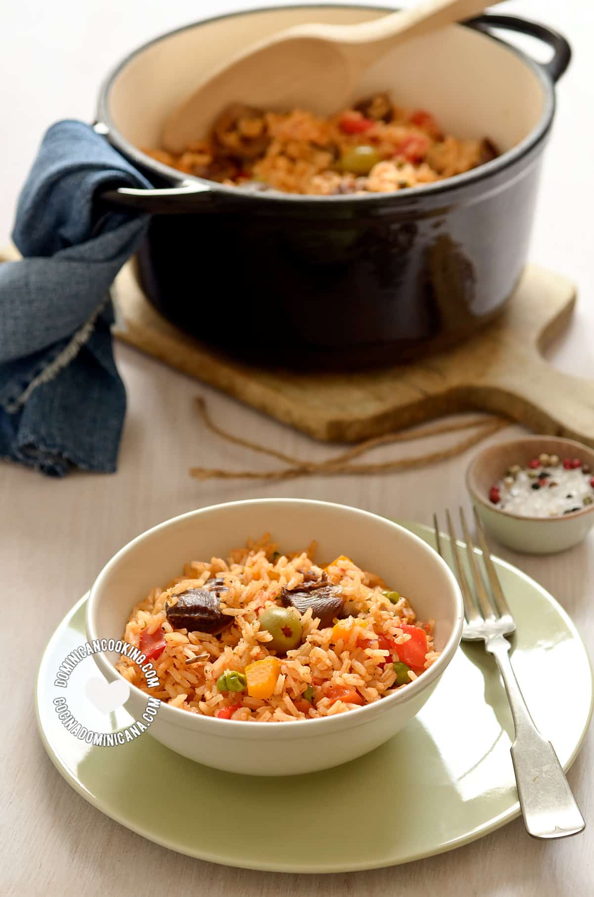 Locrio de molleja de pollo (rice and chicken gizzards)