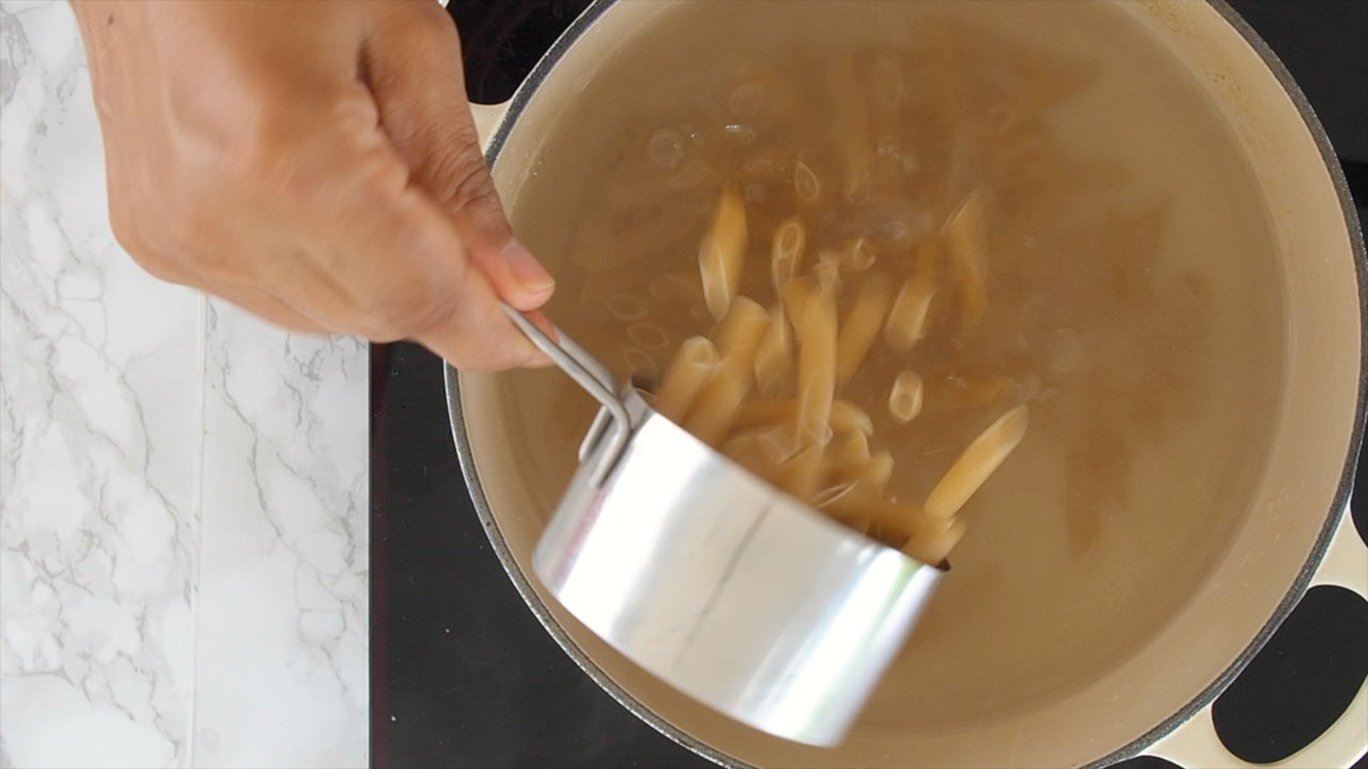 Boiling pasta