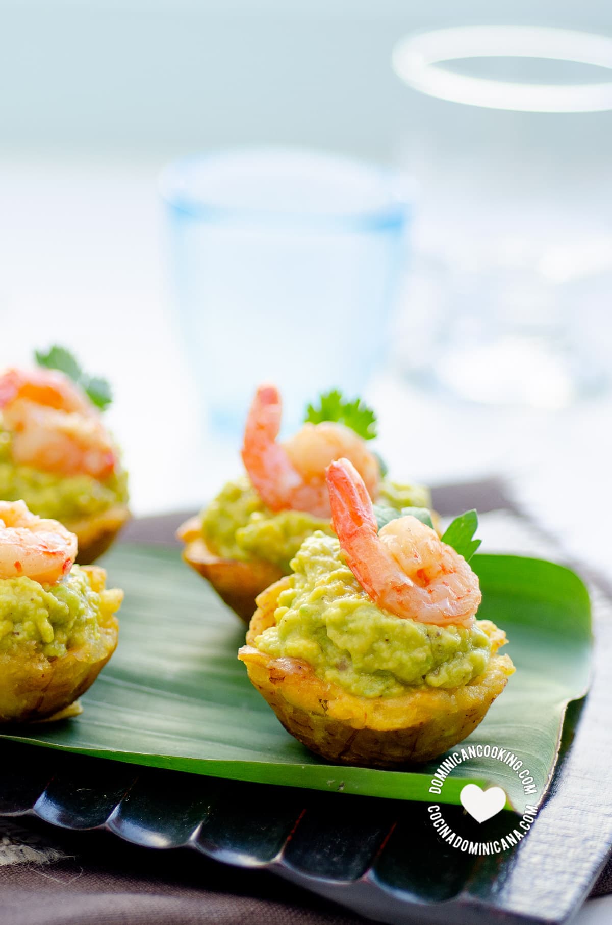 Tostones rellenos with shrimp and avocado