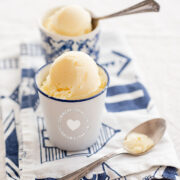 Helado de Morir Soñando (Creamy Orange Ice Cream)