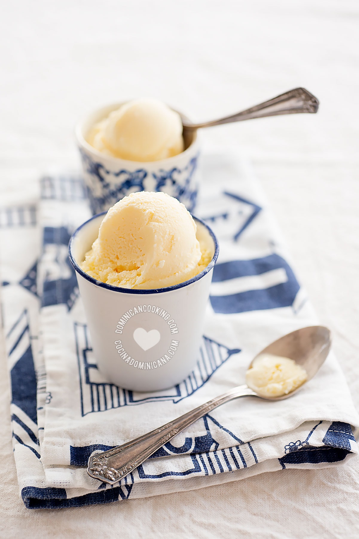 Helado de Morir Soñando (Creamy Orange Ice Cream)