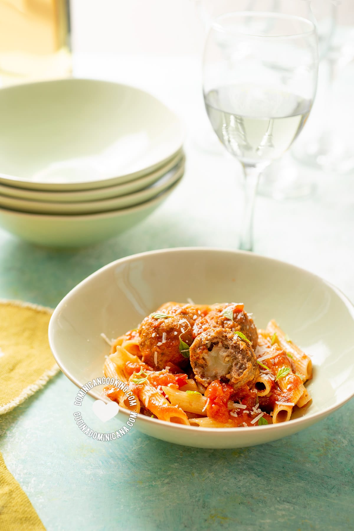 Mozzarella meatballs and pasta