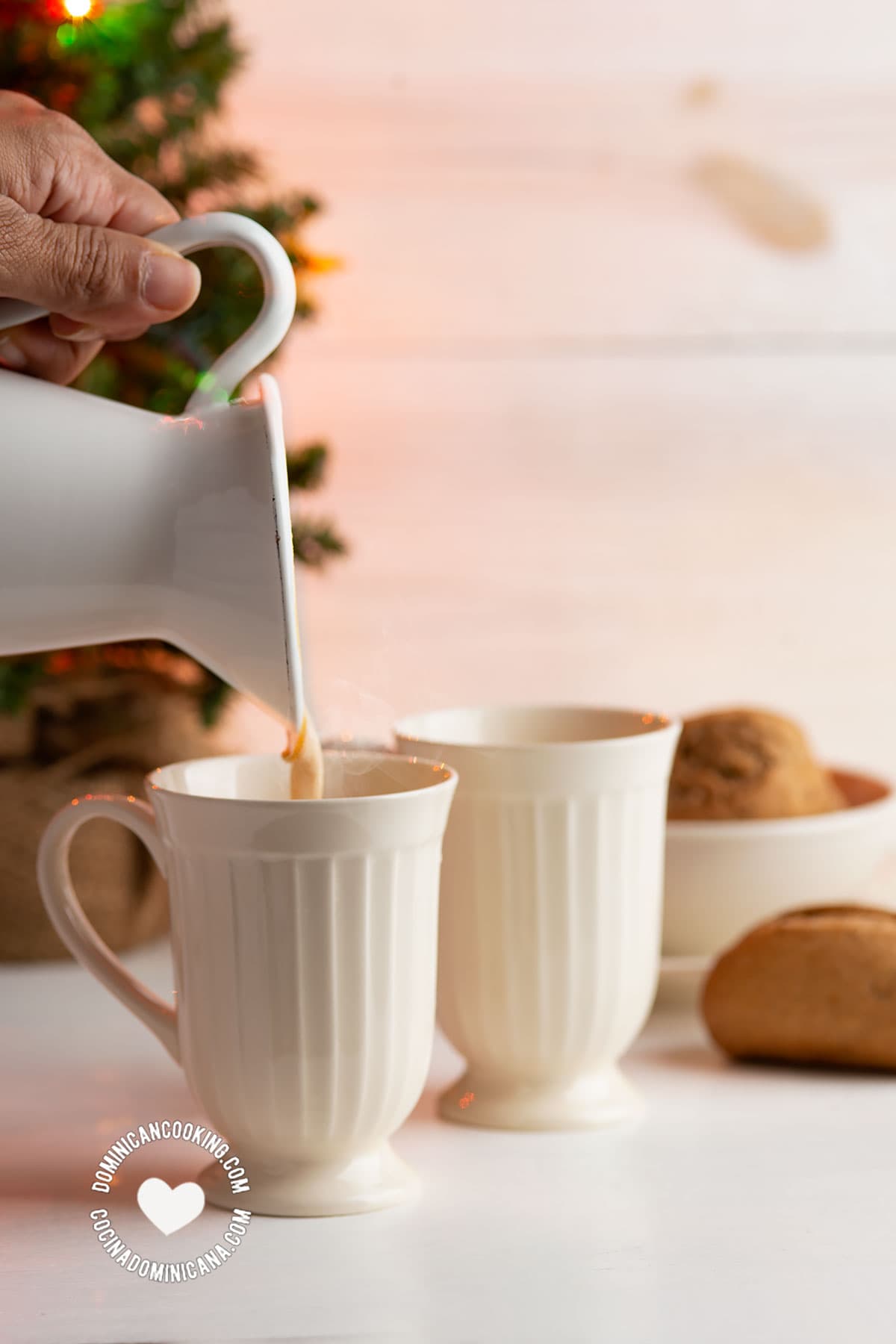 Pouring Ponche de Desayuno (Breakfast Eggnog)