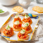 Tray with chicken in a biscuit cracker