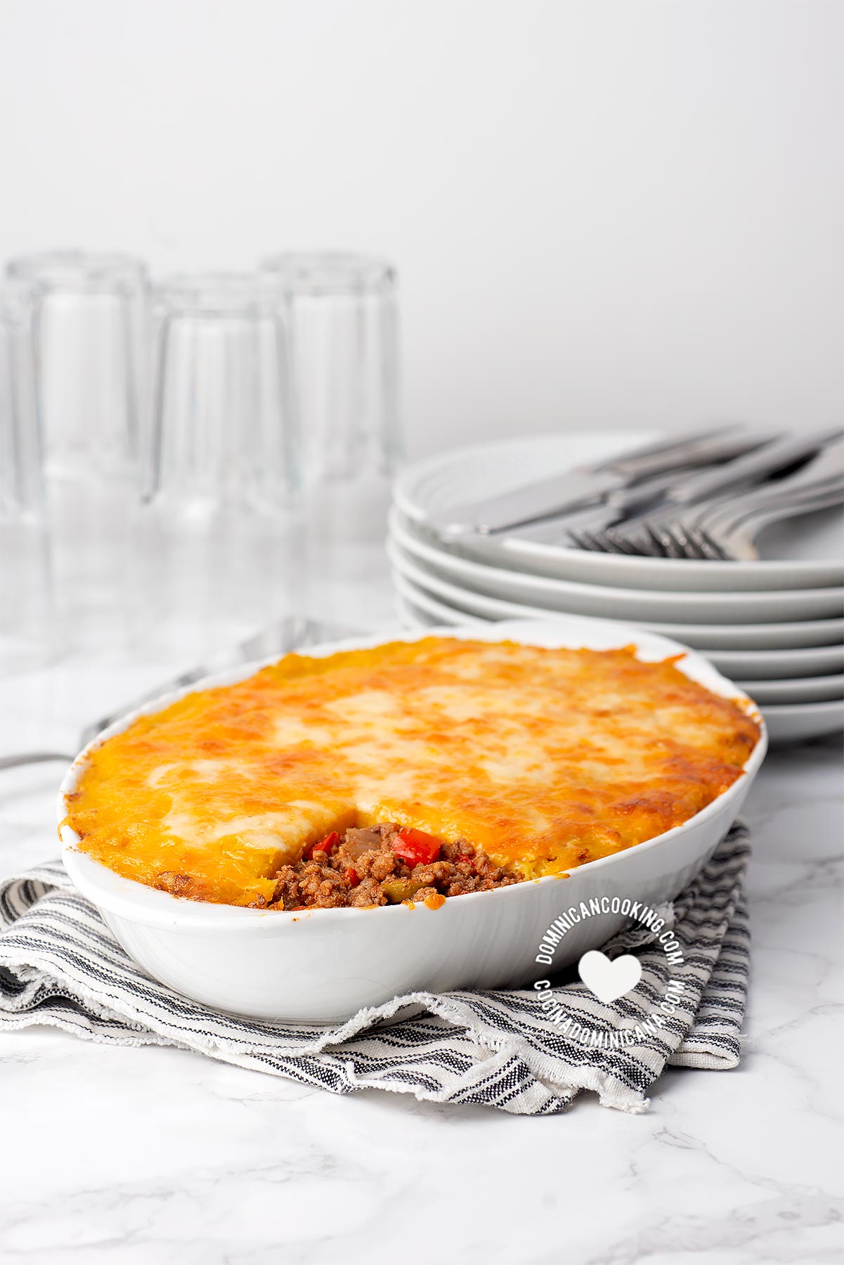 Casserole with Pastelón de Plátano Maduro