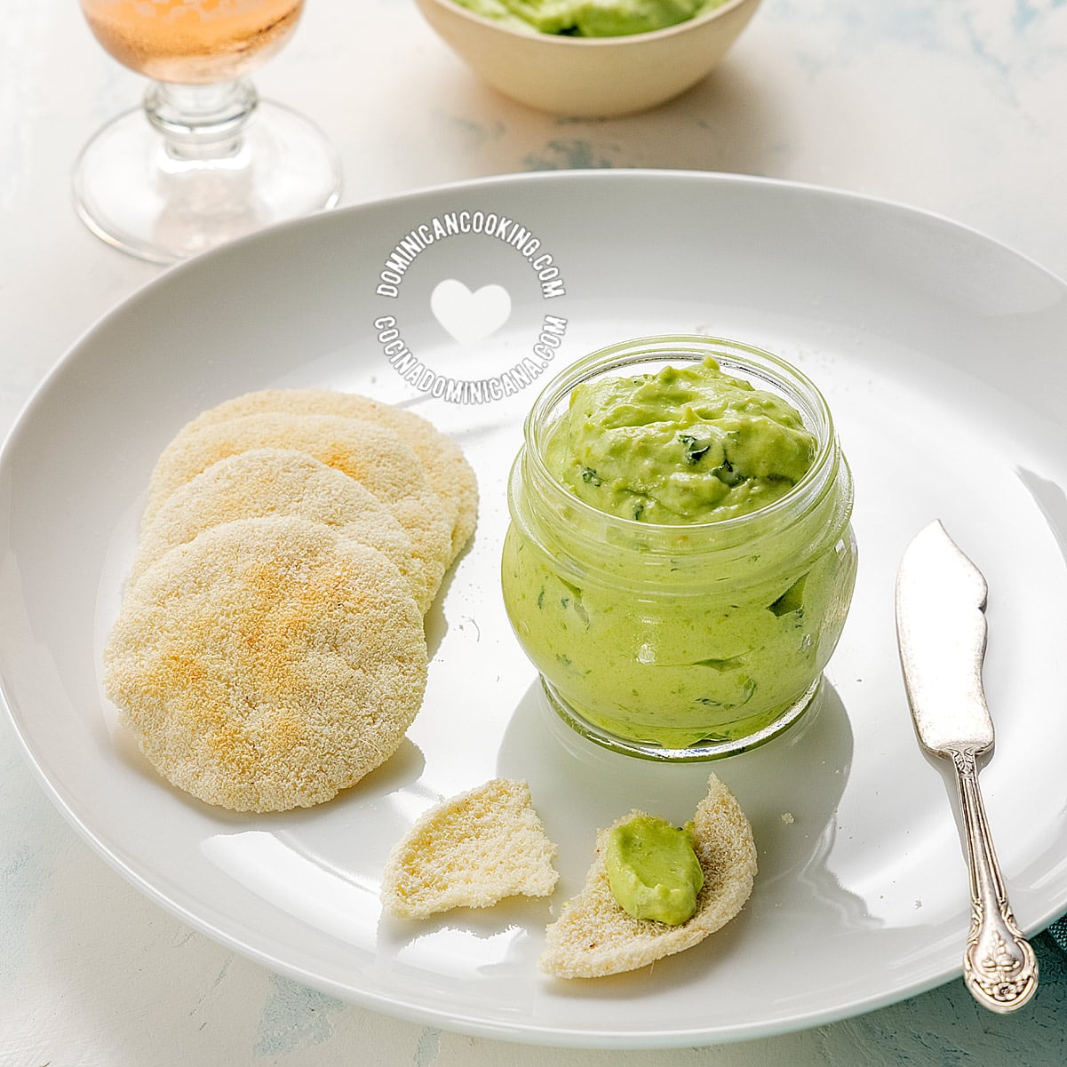 Creamy Avocado Dip with Sour Cream for Empanadas