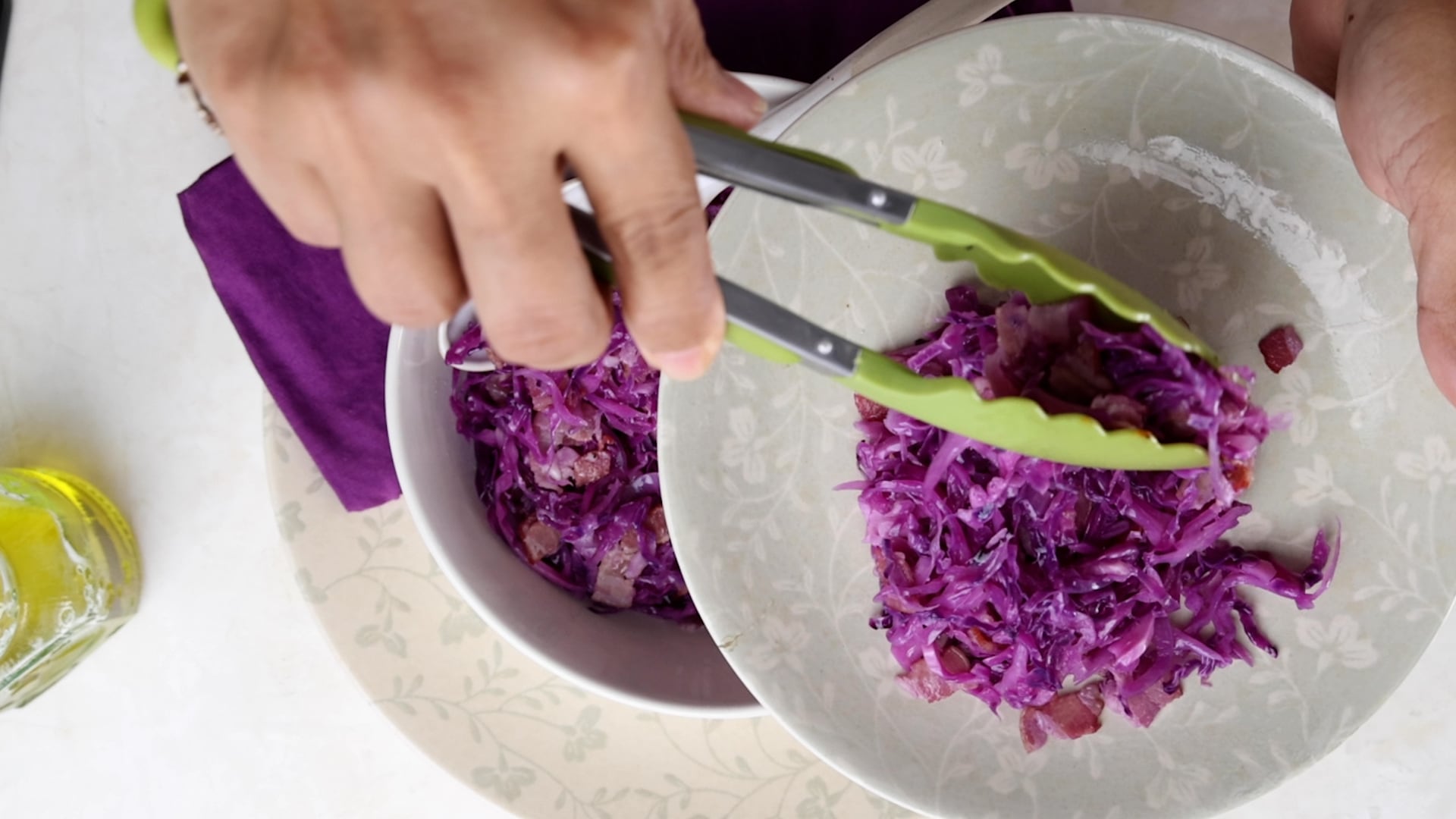 Serving cabbage on a plate