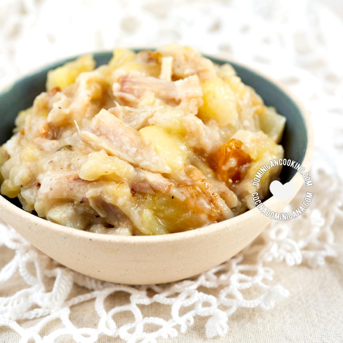 Apple and pork empanada stuffing