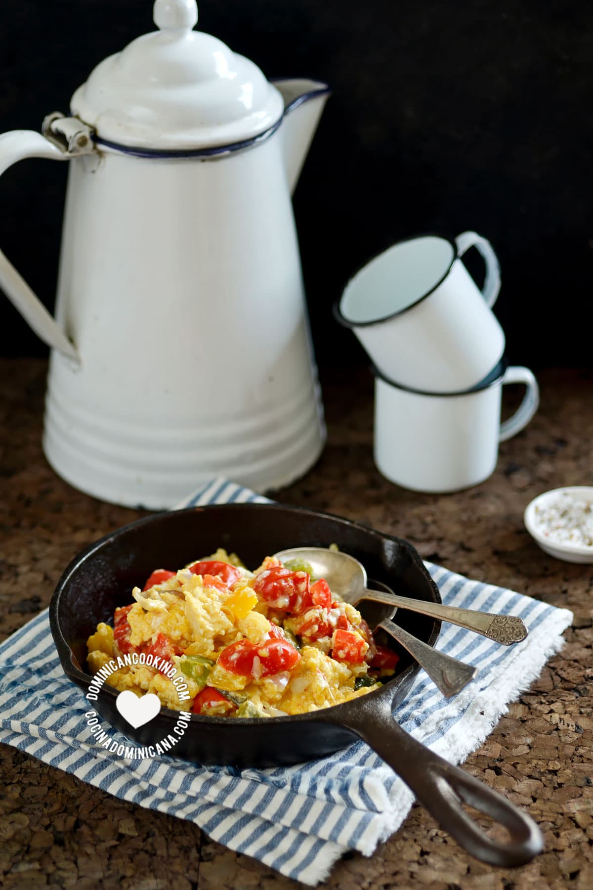 Revoltillo de Huevos (Scrambled Eggs a la Dominicana)