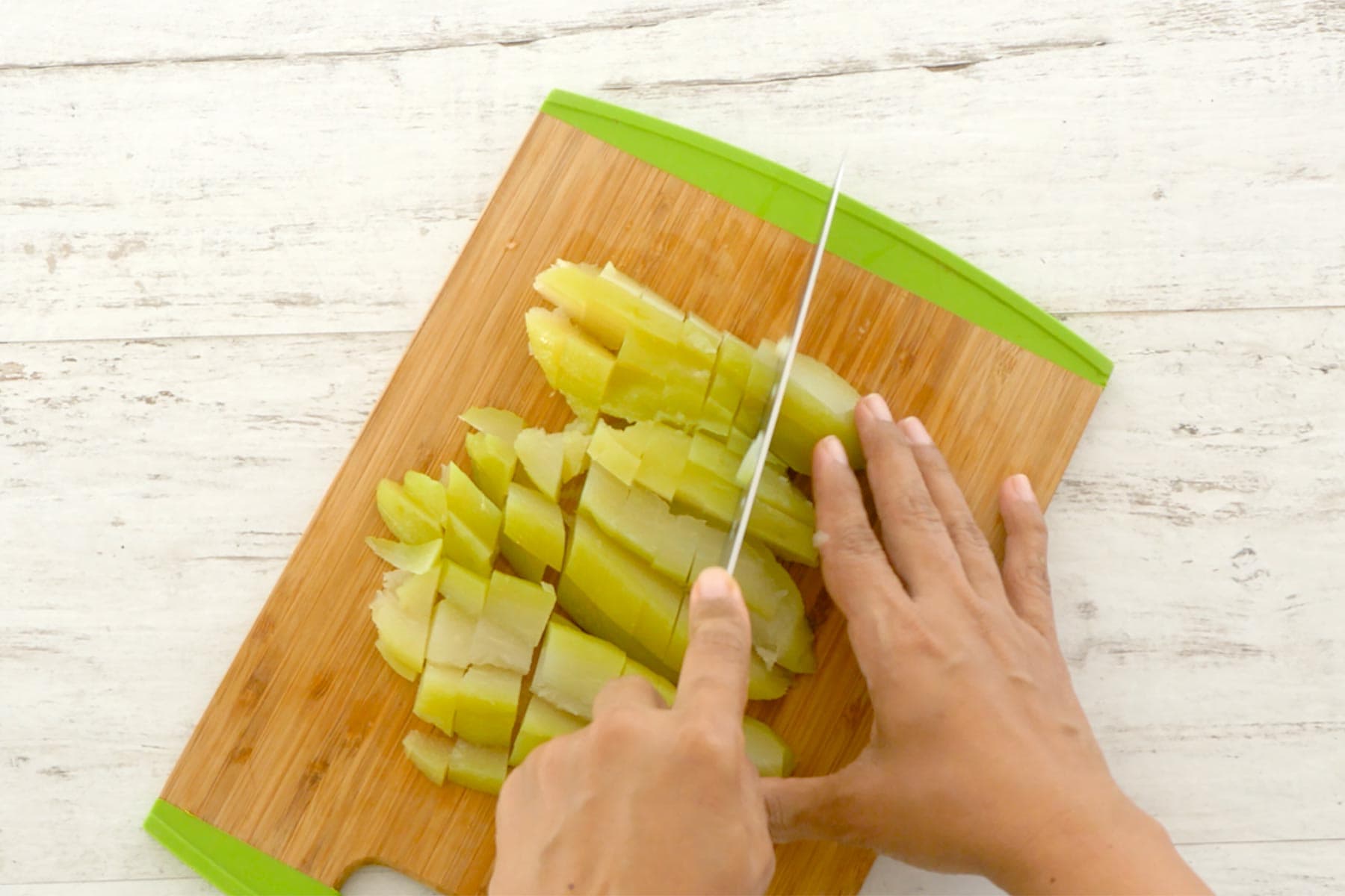 Chopping chayote