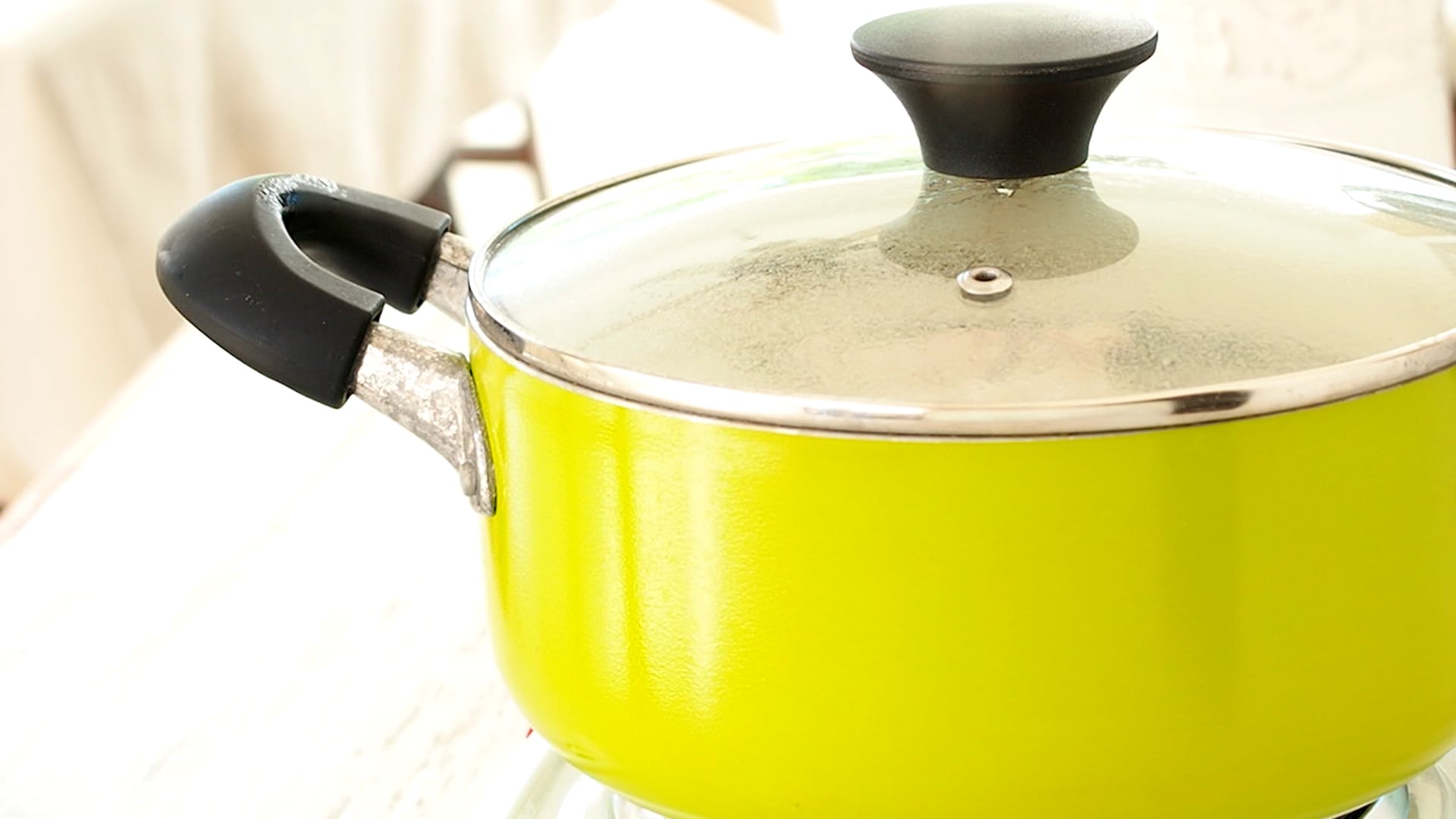 Simmering vegetable broth